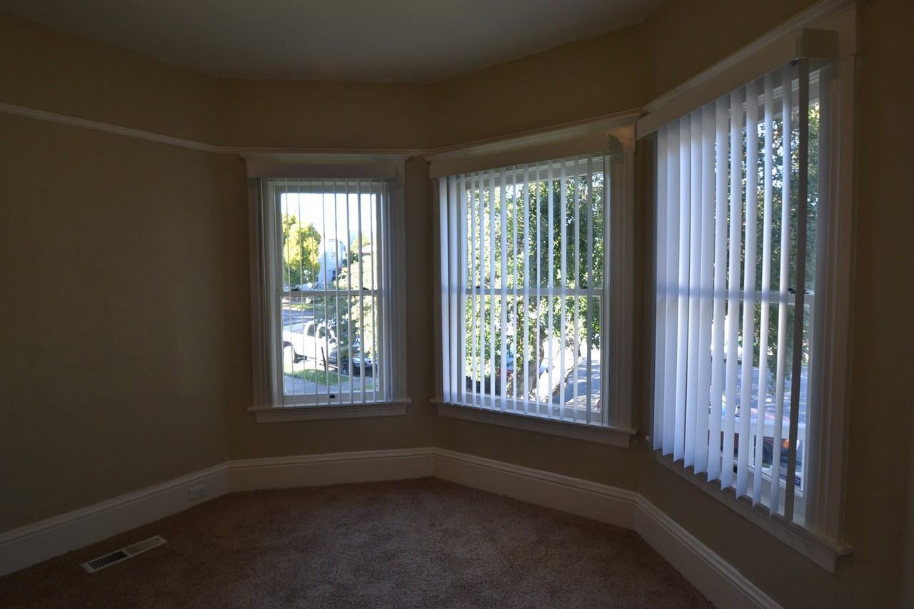 639 Louisiana St - Photo 3 of 11