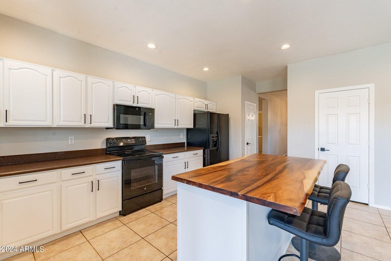 1245 E San Carlos Way - Photo 7 of 48