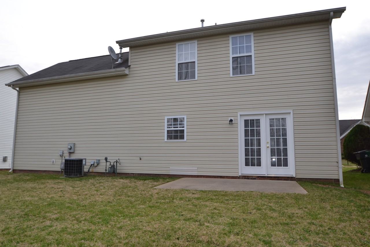 1736 Chinchester Ln - Photo 2 of 9