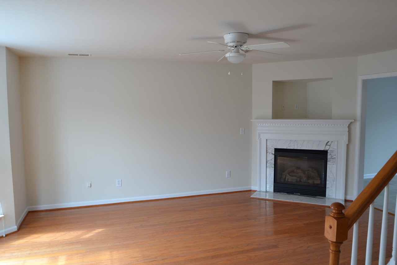 1736 Chinchester Ln - Photo 3 of 9