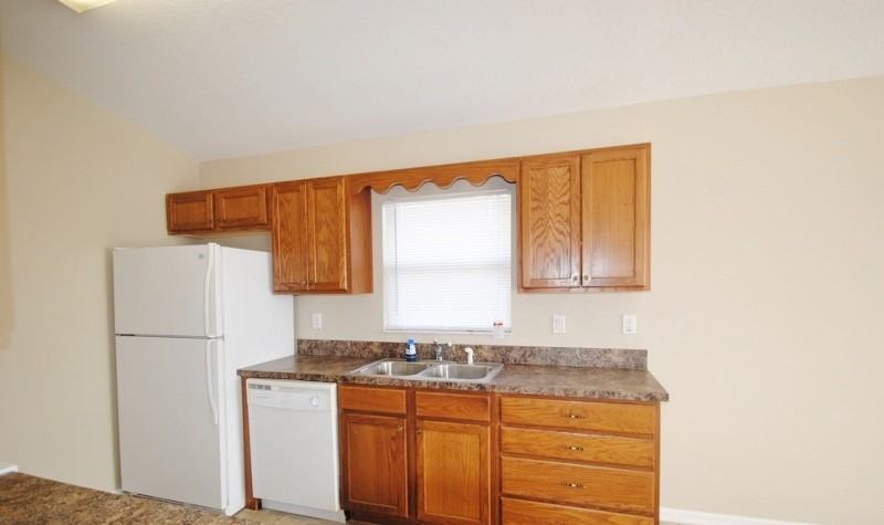 211 Harrison St - Photo 3 of 4