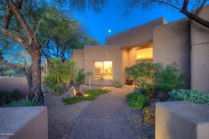 featured image of 34125 N Boulders Pkwy