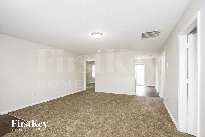 5128 Hodson Dr - Photo 3 of 12