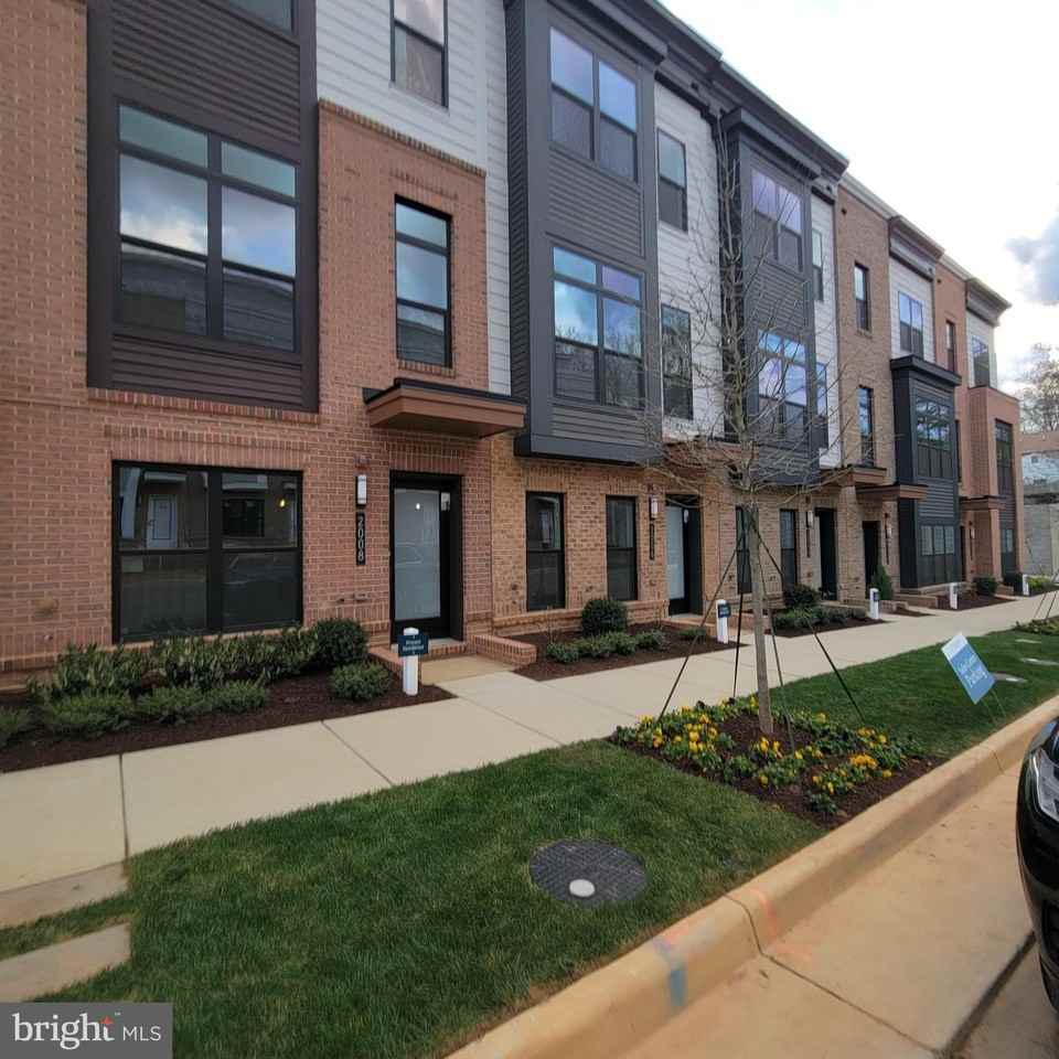 2008 TYSONS RIDGELINE, Idylwood, VA 22043 3 Bedroom House for 5,300