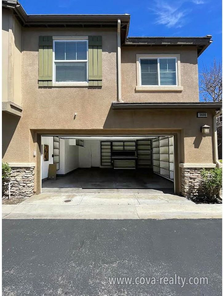 3606 Jolly Roger Way - Photo 2 of 20