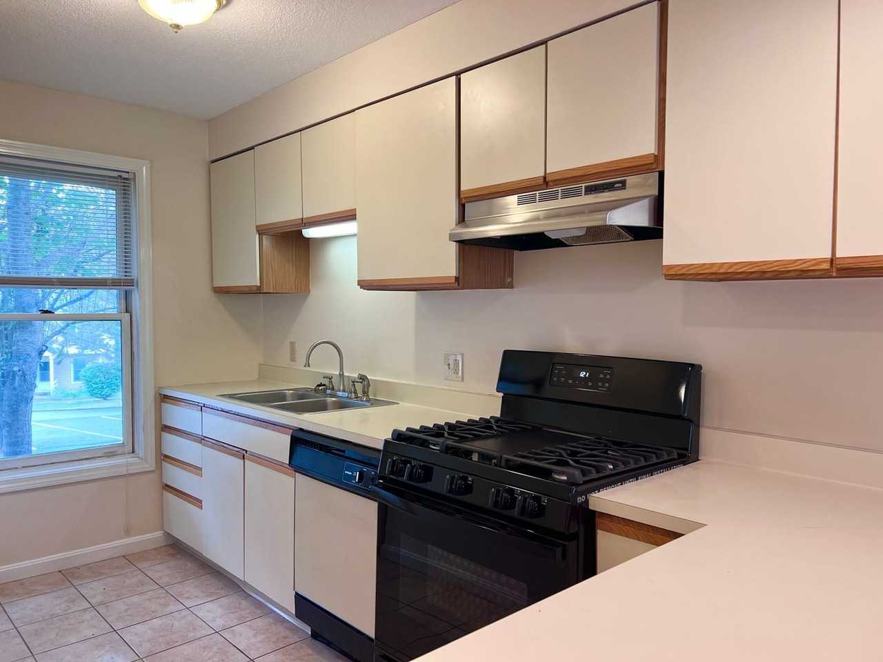 43 Marsten Ln - Photo 3 of 7