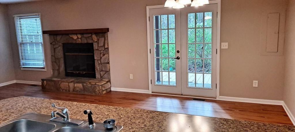 102 Parkway Vista Dr - Photo 2 of 19