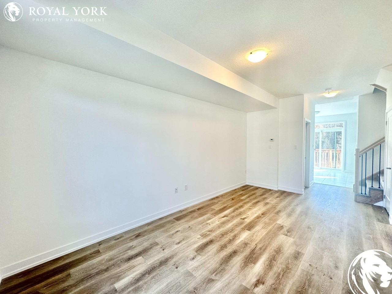 88 Lyall Stokes Circle, East Gwillimbury, Ontario L0G 1M0 - Photo 3 of 30