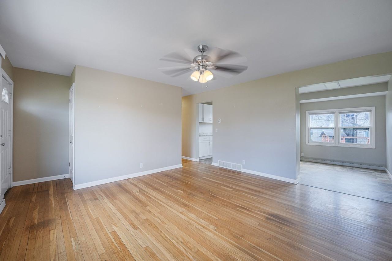 Quaint 2 bedroom home for rent - Photo 3 of 29