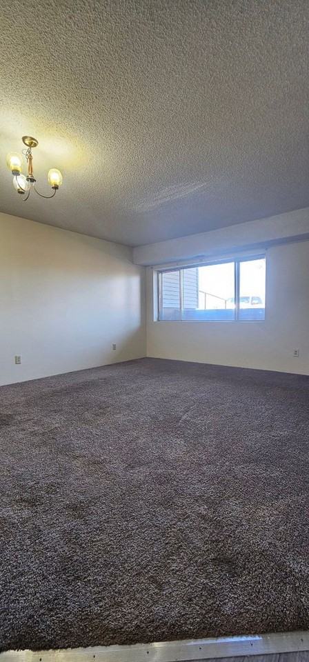 1300 East H (McCook, NE) - Photo 3 of 8