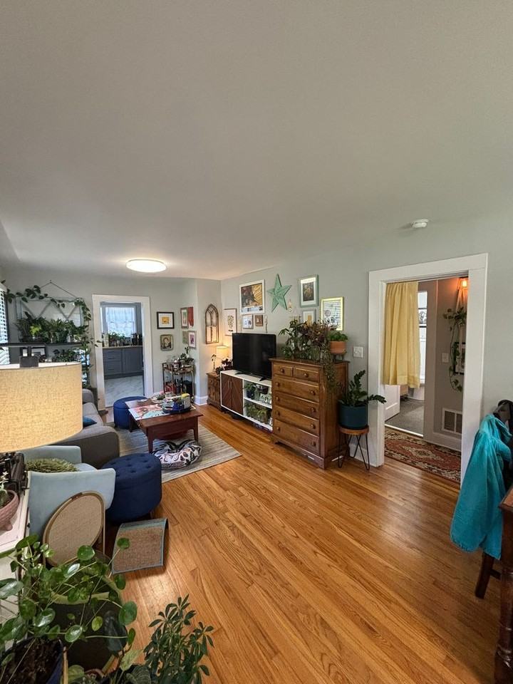 Sunset 135 & 133 - Photo 4 of 41