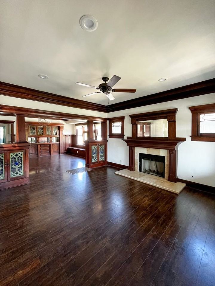 2345 W 30th St - Photo 2 of 33