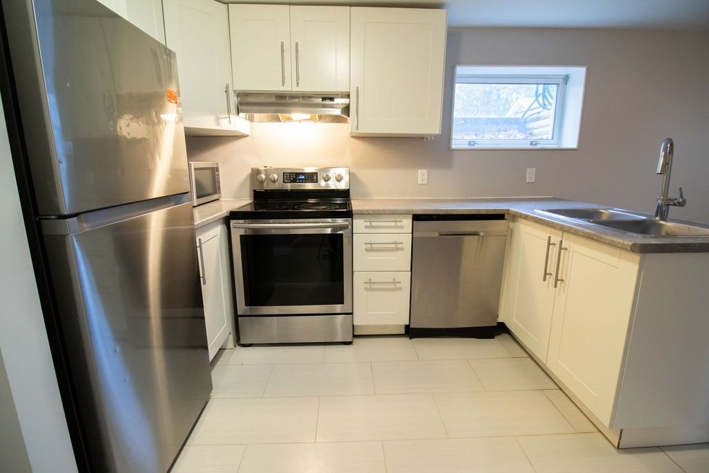 436 Grantham Ave - Photo 2 of 30