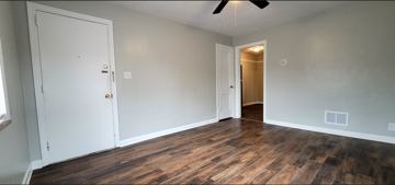 featured image of 231 E Xenia Dr