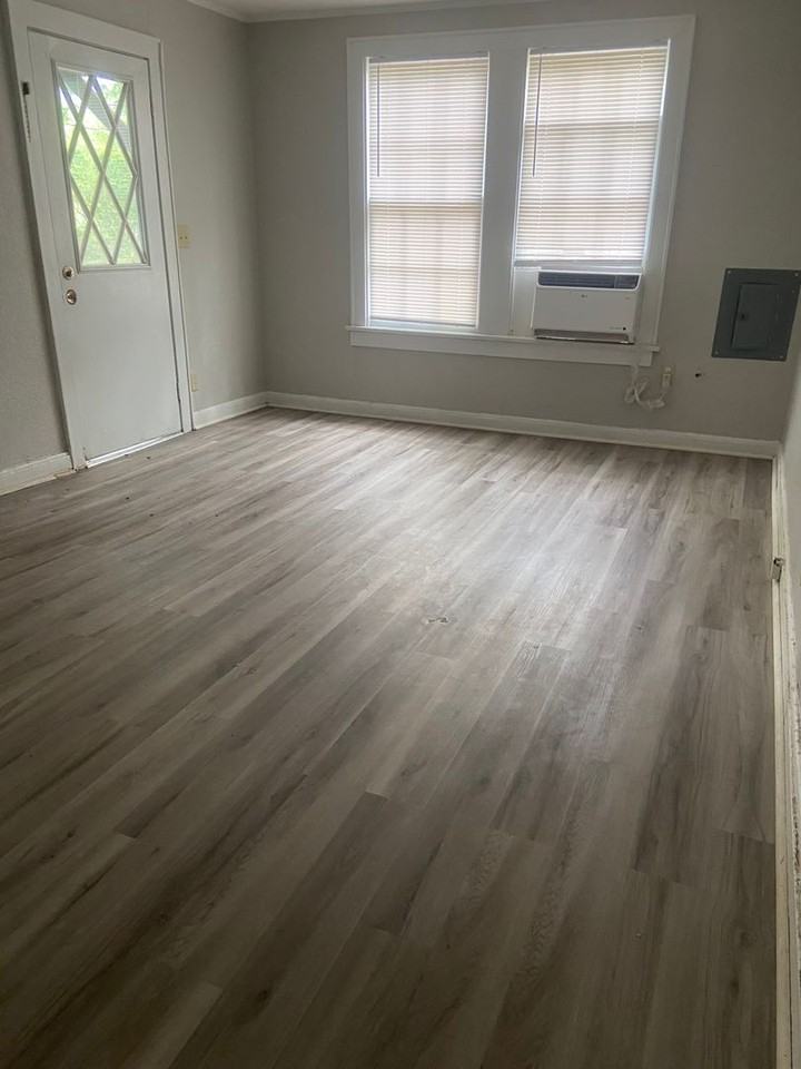 2612 Merwin St - Photo 3 of 10