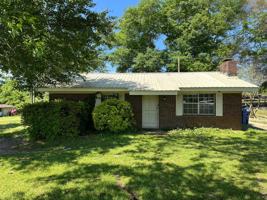 featured image of 49 Lee Rd