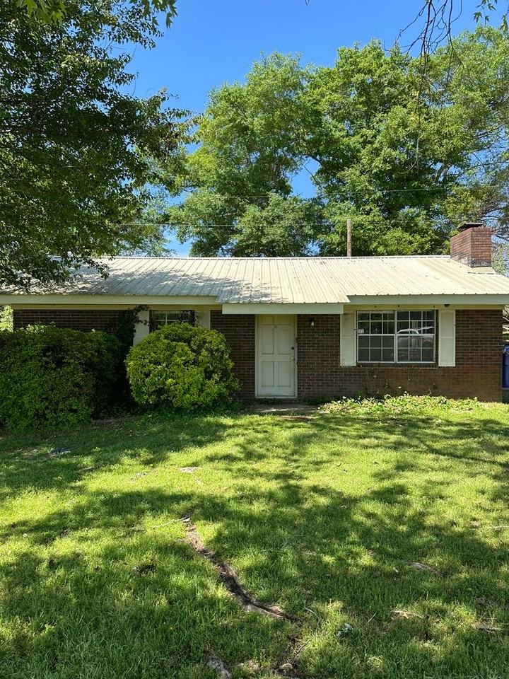 49 Lee Rd - Photo 3 of 3