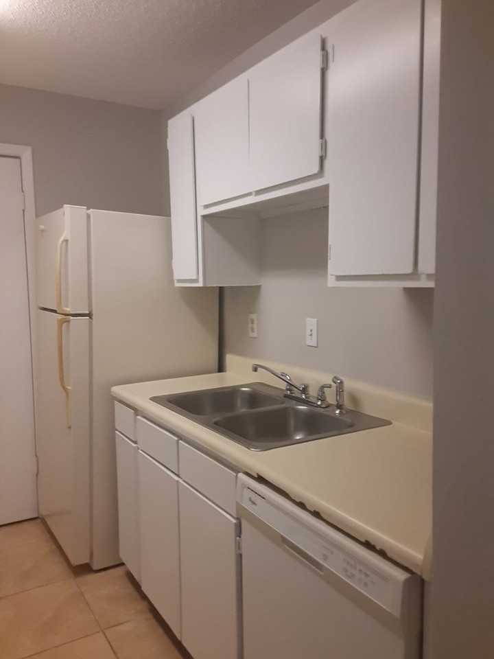 3525 Sable Palm Ln #A - Photo 5 of 17