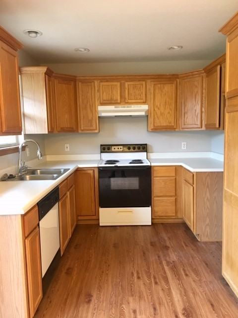 206 W Nixon Dr - Photo 2 of 21