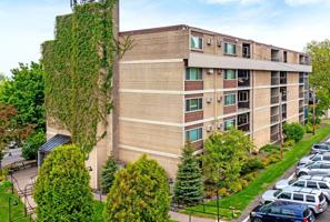 featured image of 831 E 4th St