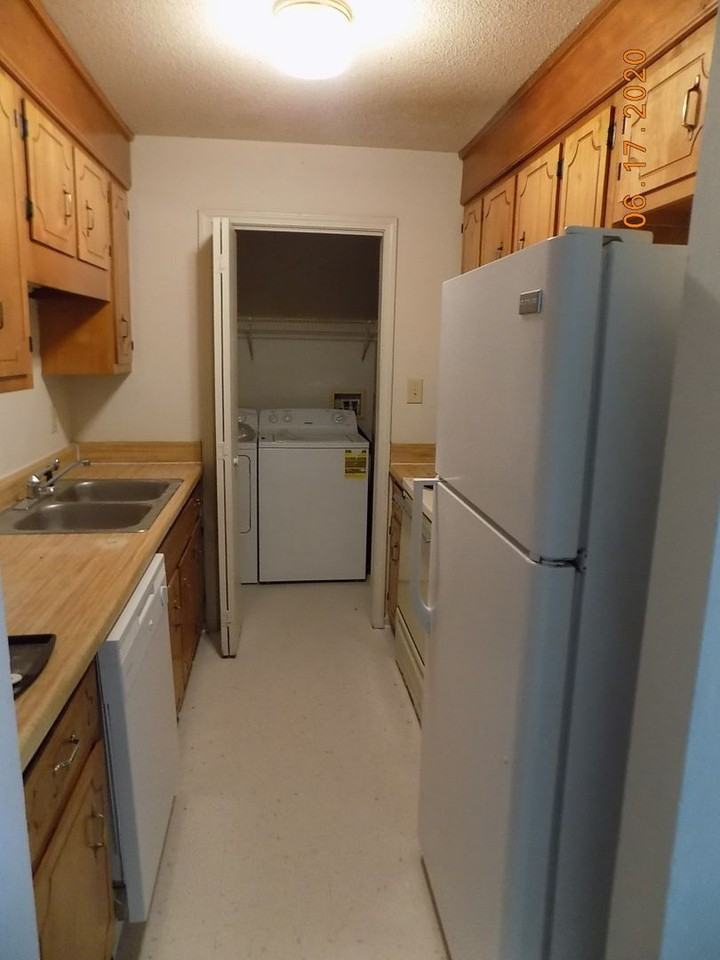 210 Beech Street - Photo 3 of 20