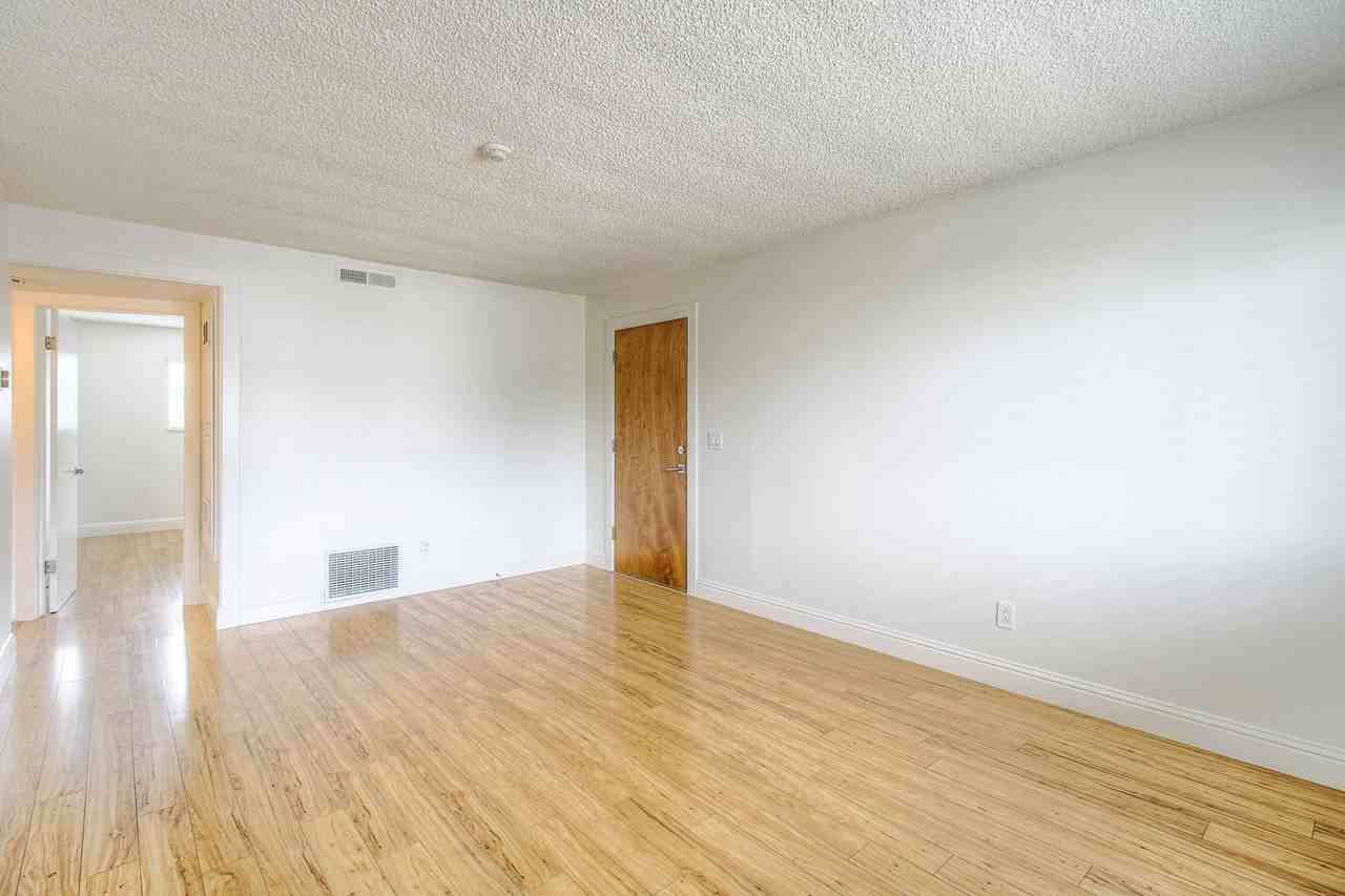 The Bennett II - Photo 6 of 17