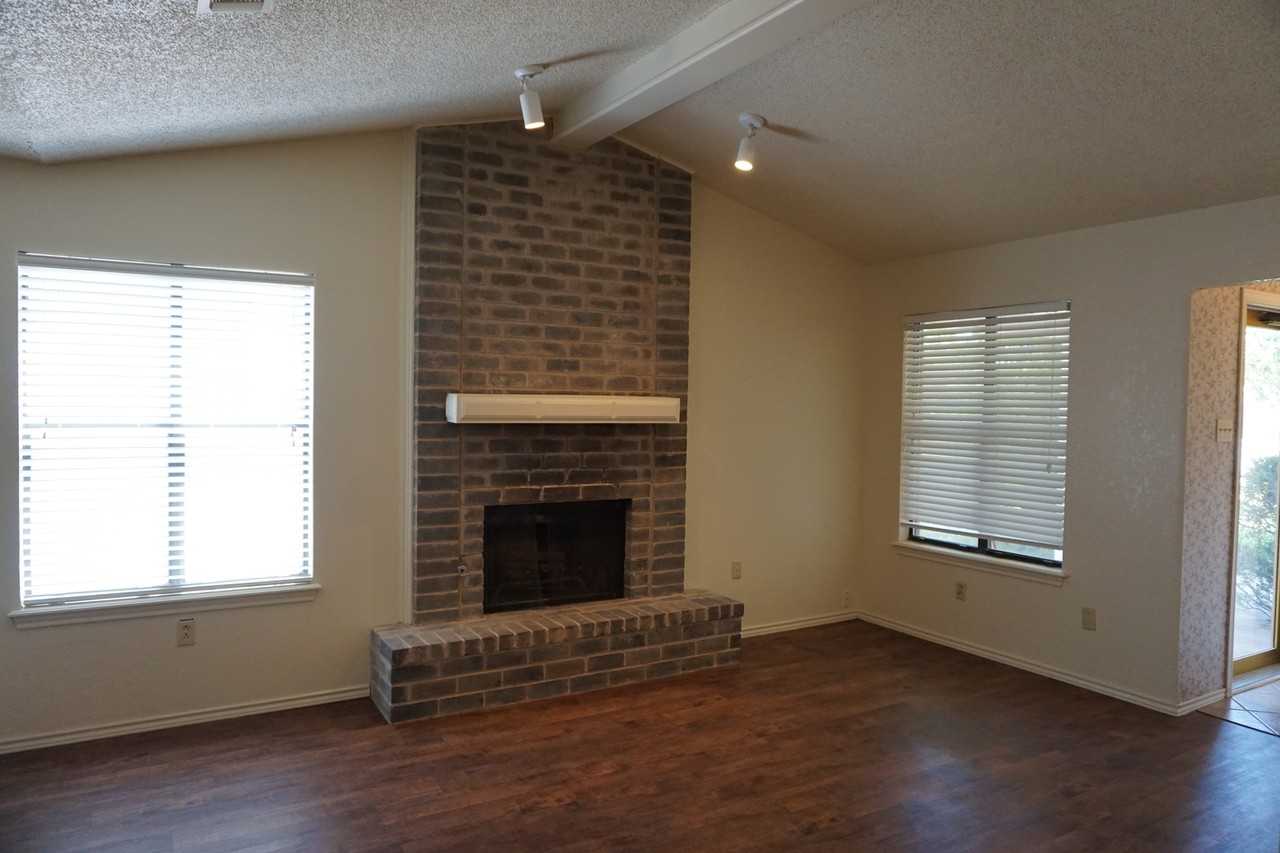 5418 34th - Photo 3 of 15