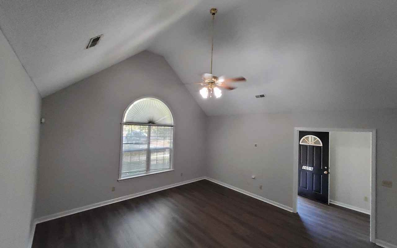 1059 Cutleaf Dr - Photo 2 of 10