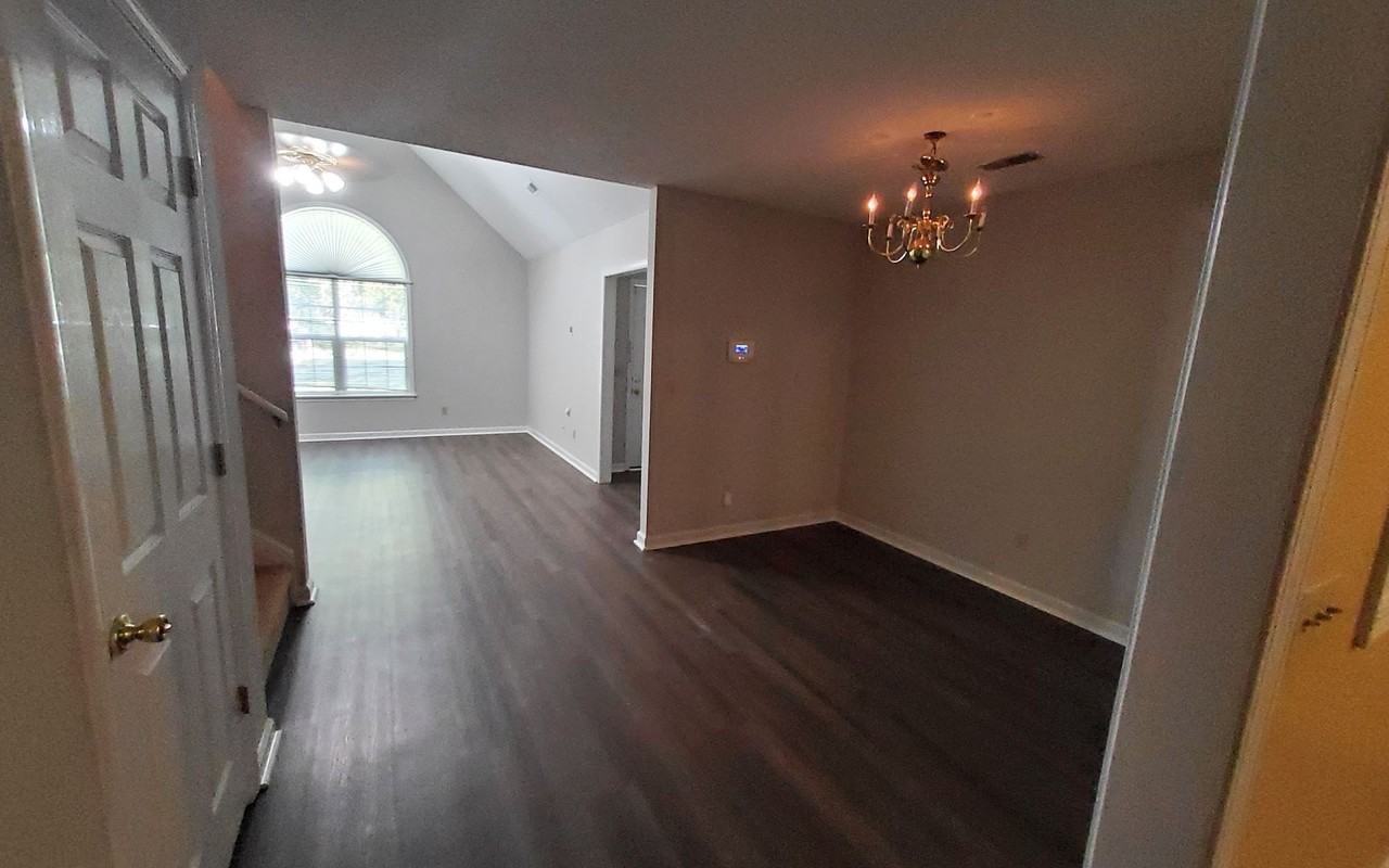 1059 Cutleaf Dr - Photo 4 of 10