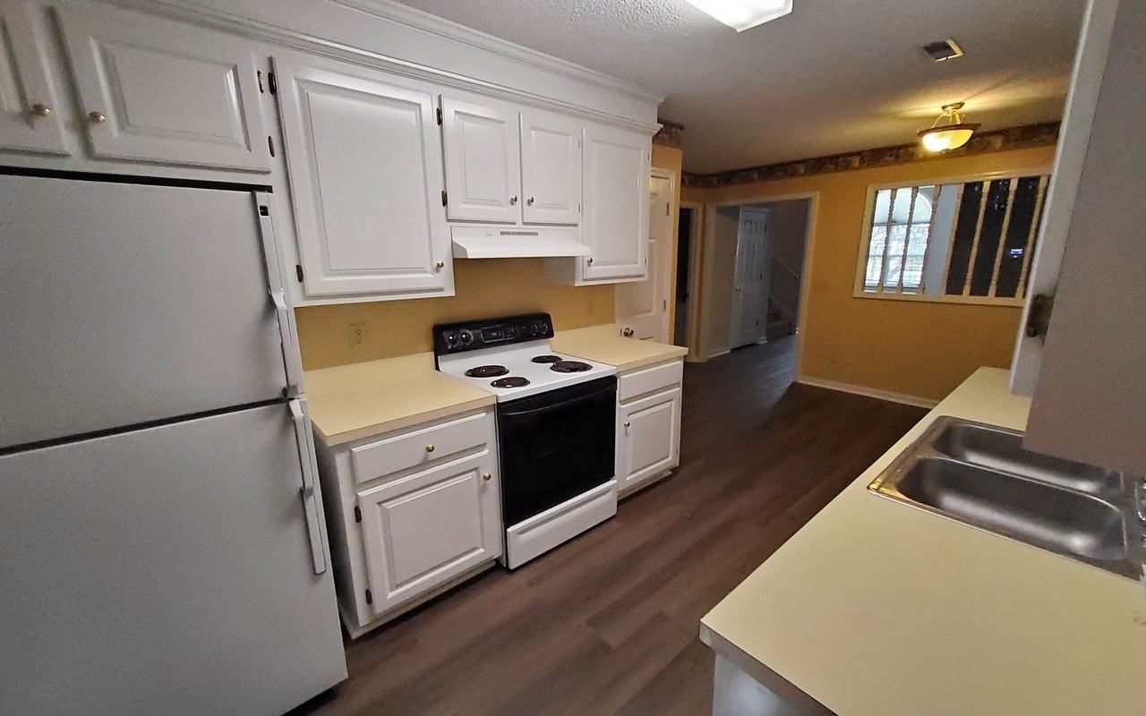 1059 Cutleaf Dr - Photo 6 of 10