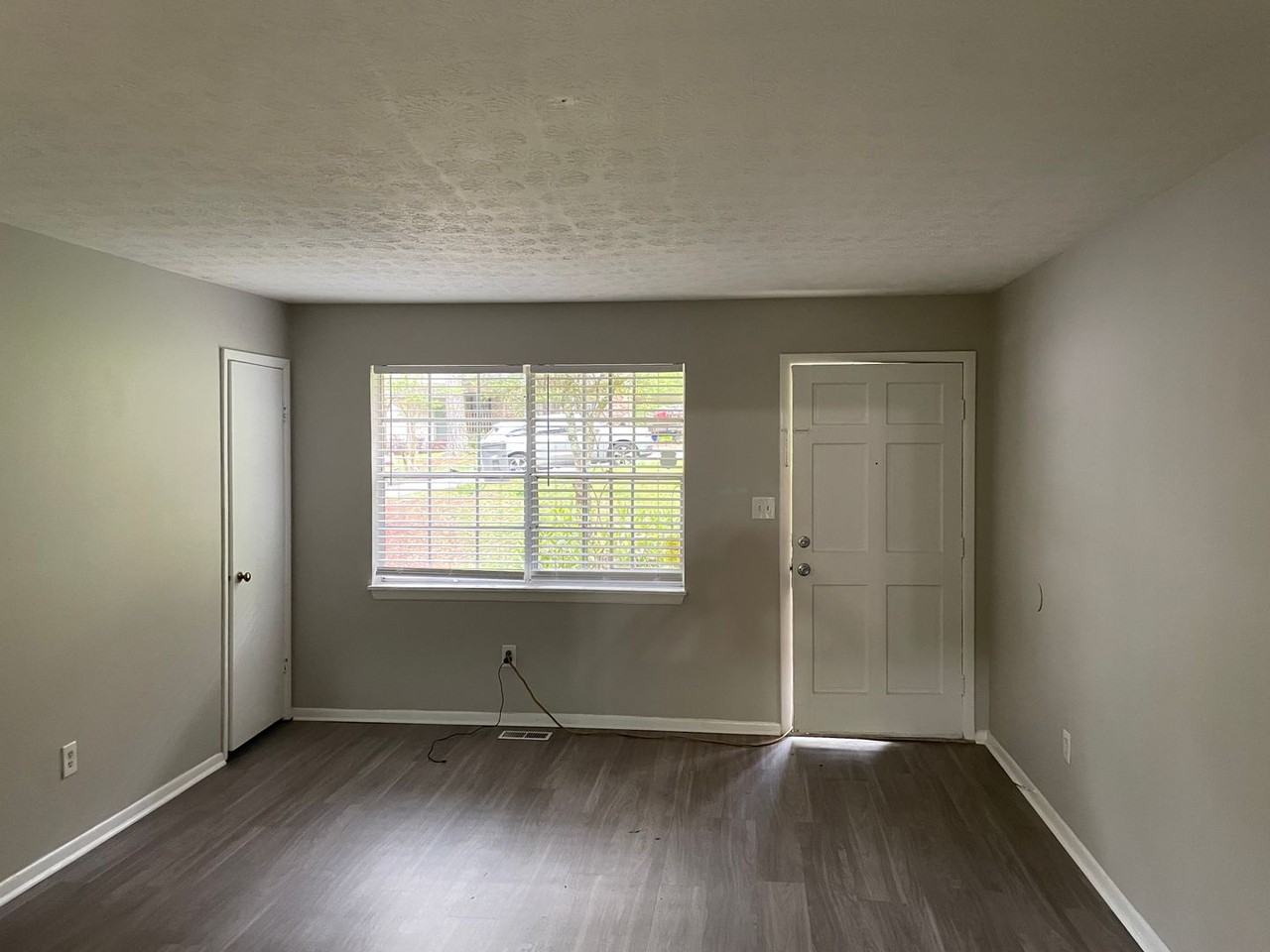533 Elder St - Photo 2 of 14