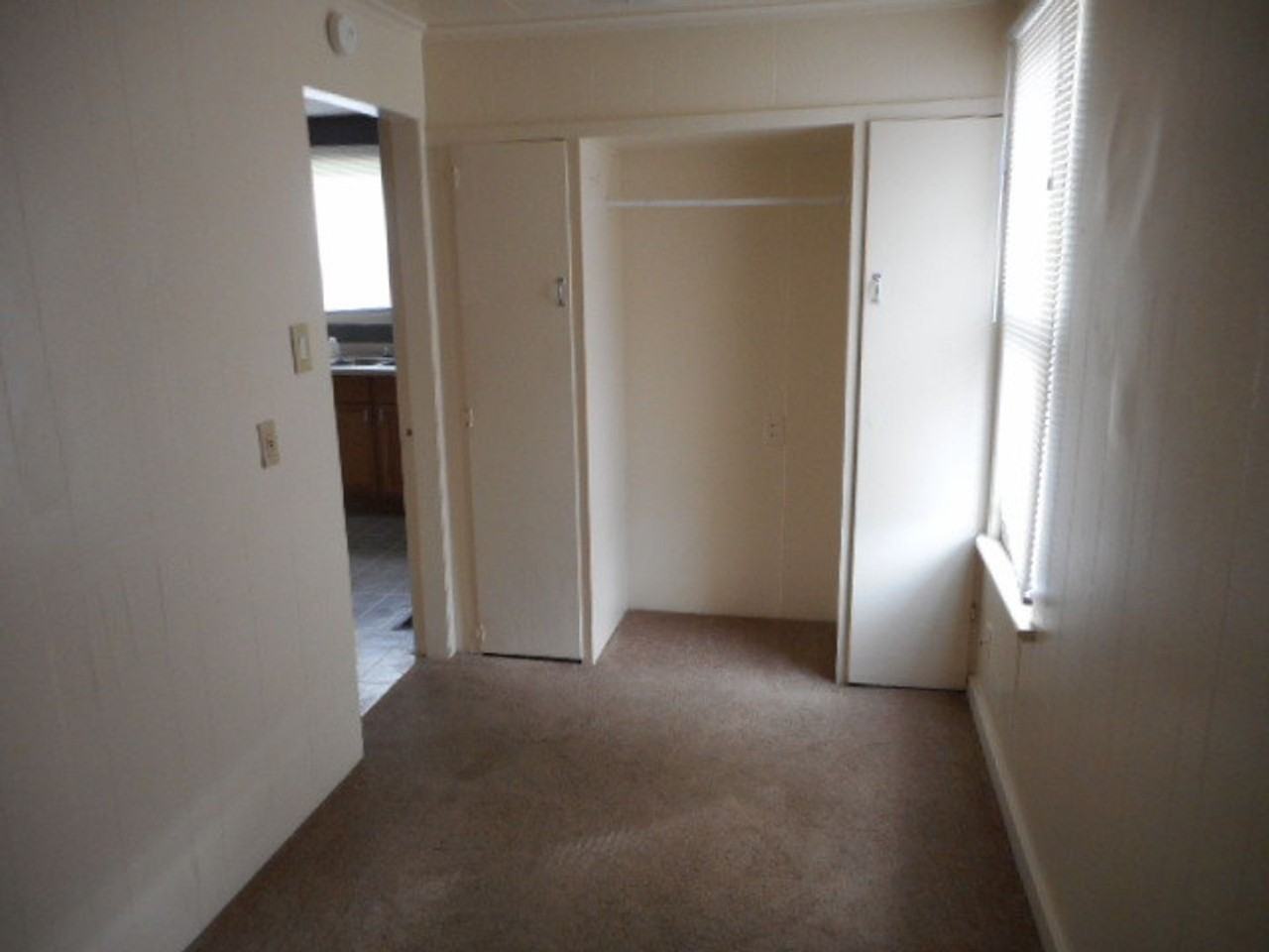 2409 W Main St - Photo 4 of 7