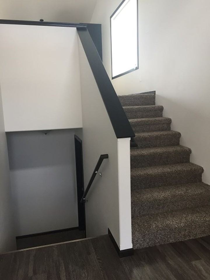 1369 Goldenwood Dr - Photo 2 of 10