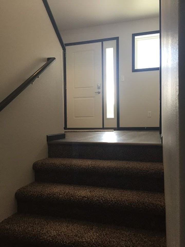 1369 Goldenwood Dr - Photo 3 of 10