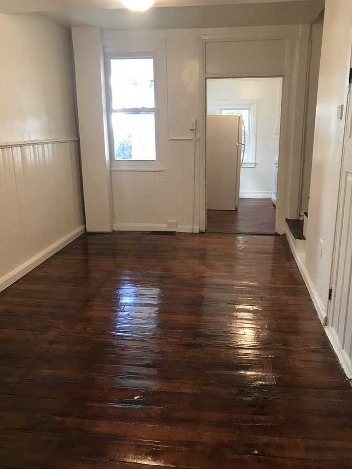 239 S Queen St - Photo 3 of 9