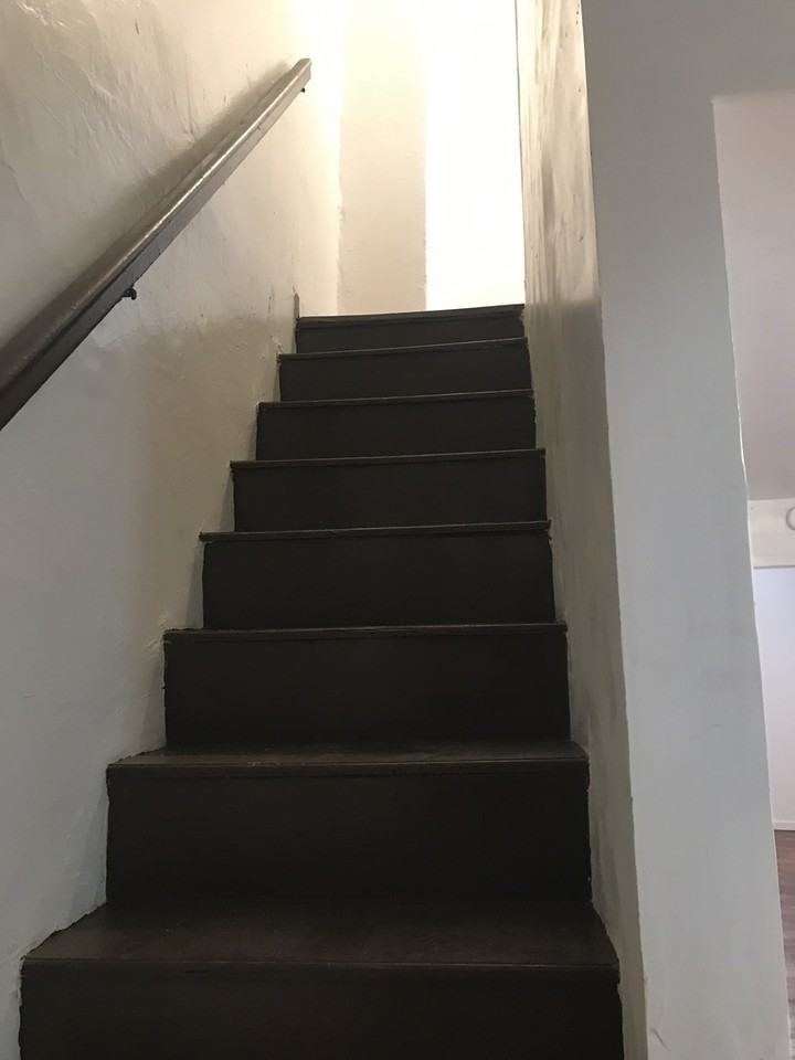239 S Queen St - Photo 5 of 9