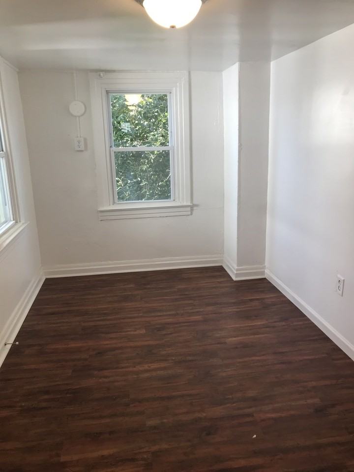 239 S Queen St - Photo 6 of 9