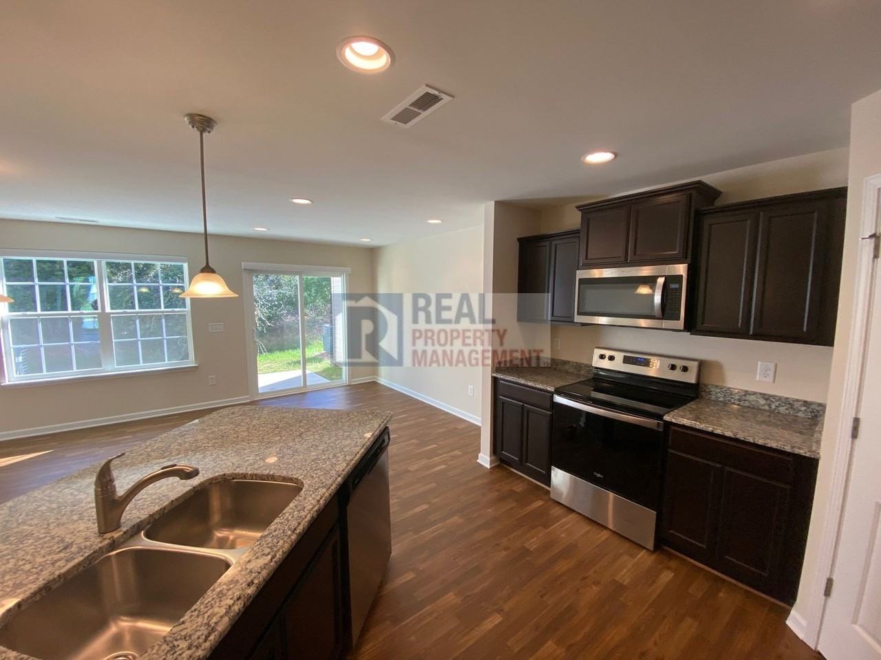 103 Crepe Myrtle Ln - Photo 2 of 23