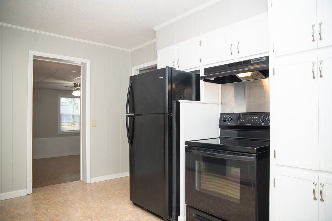 812 Mark St Sw - Photo 4 of 10