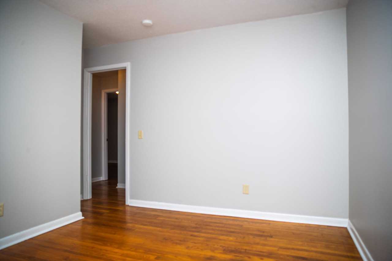 812 Mark St Sw - Photo 5 of 10