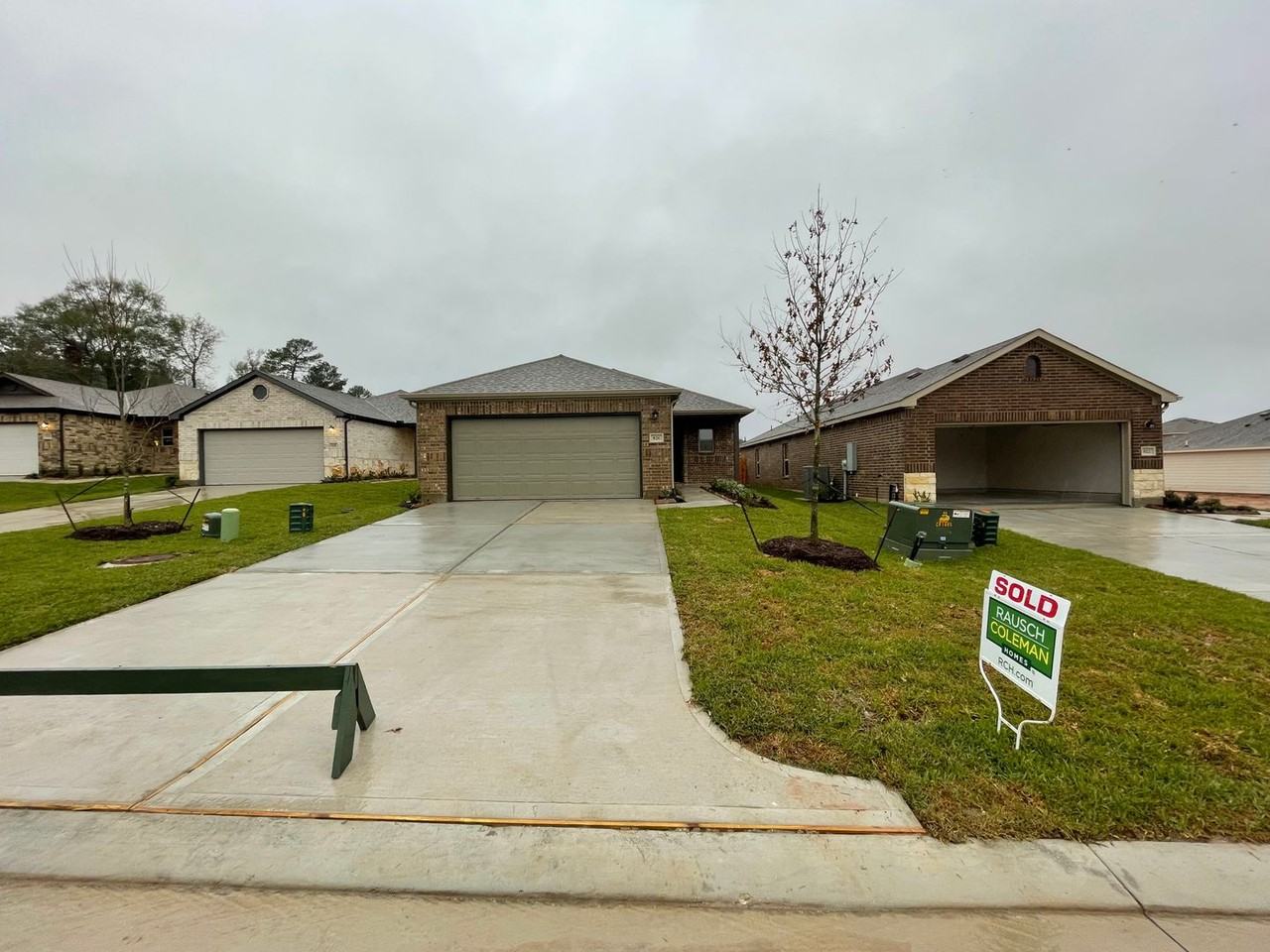 826 Faison Ct - Photo 4 of 24