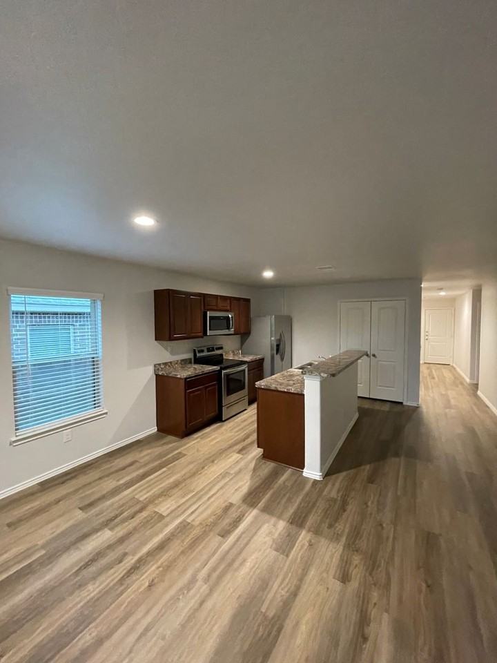 826 Faison Ct - Photo 6 of 24
