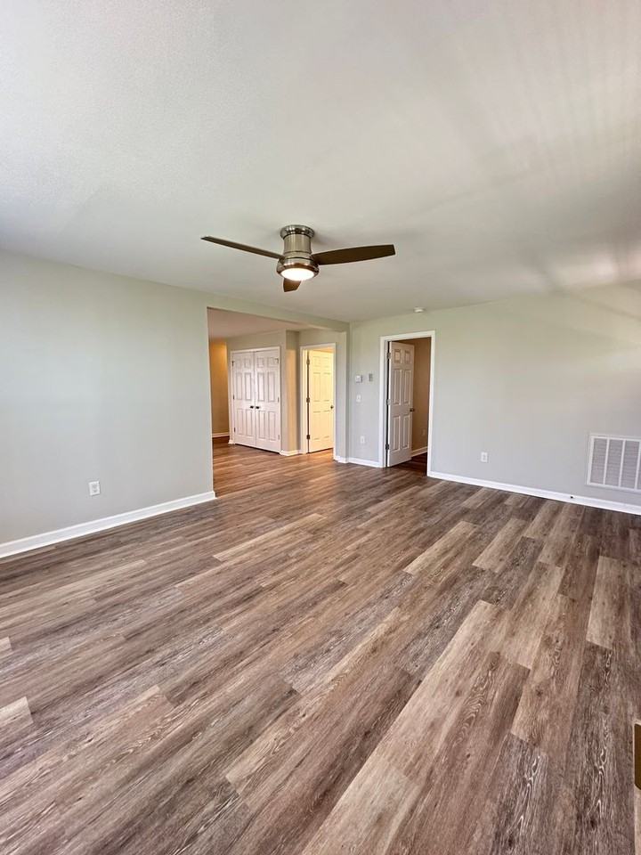2843 Pinetrail Rd - Photo 3 of 11