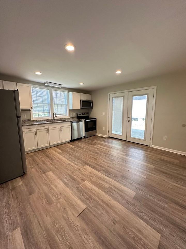 2843 Pinetrail Rd - Photo 5 of 11