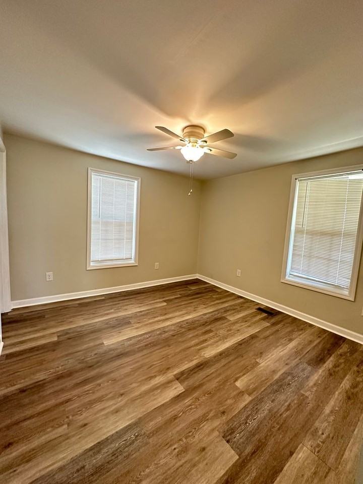 2843 Pinetrail Rd - Photo 7 of 11