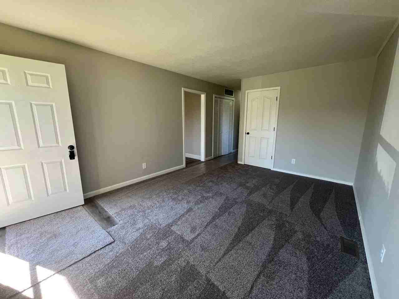 308 Bonair Dr - Photo 3 of 10