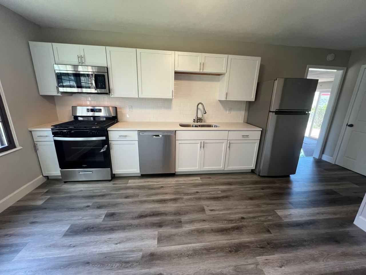 308 Bonair Dr - Photo 4 of 10