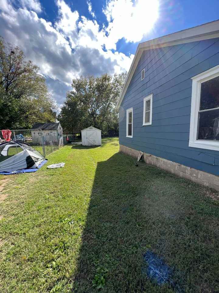 2424 W Elm St - Photo 2 of 11