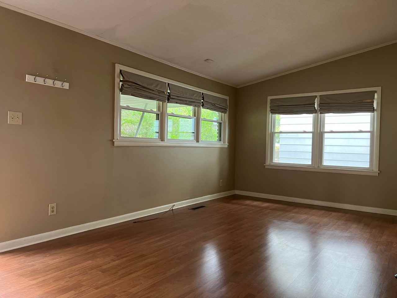 7803 Delray Dr - Photo 2 of 19
