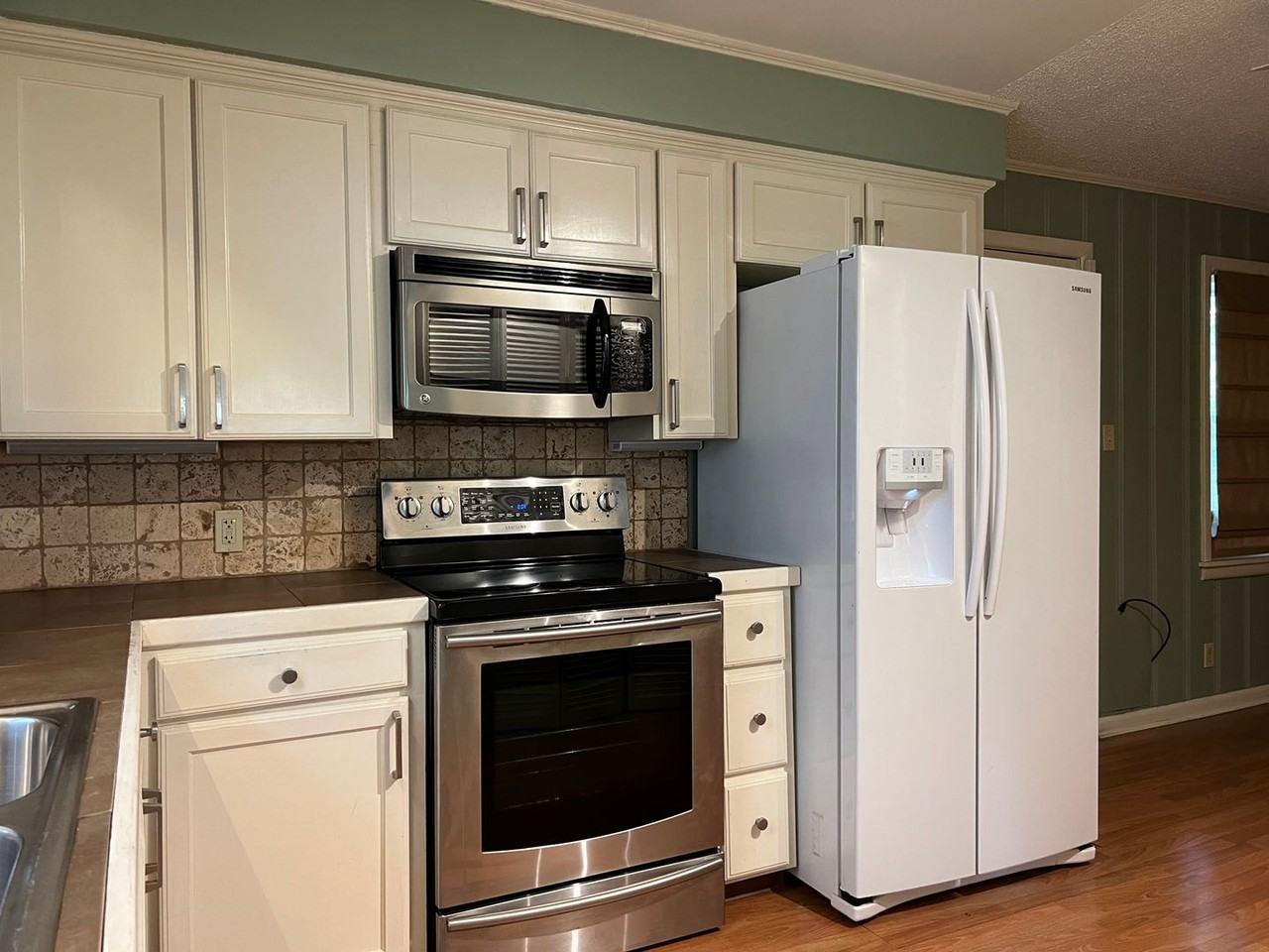 7803 Delray Dr - Photo 5 of 19